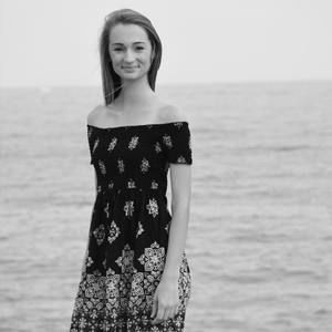 Meet your Posher, Caitlin